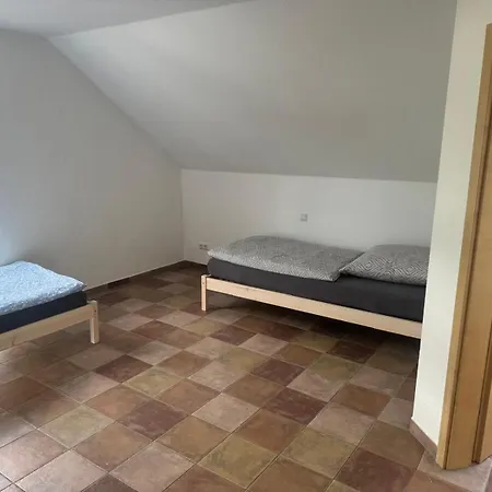 Monteurwohnung In Fuer 7 Personen